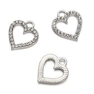 kovový prívesok srdiečko s kamienkami - biele 17x15x2 mm, farba platina 1ks